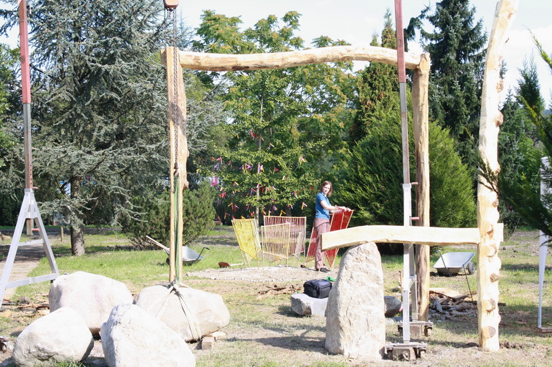 Aufbau Skulpturengarten (2010) Stein-/Holzskulptur: Falco Jahn