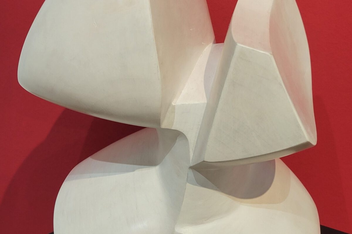 Hannelore Buchner: Skulptur_Holz_inForm